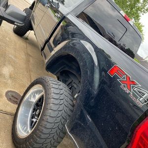 Meet your Posher, Dennis